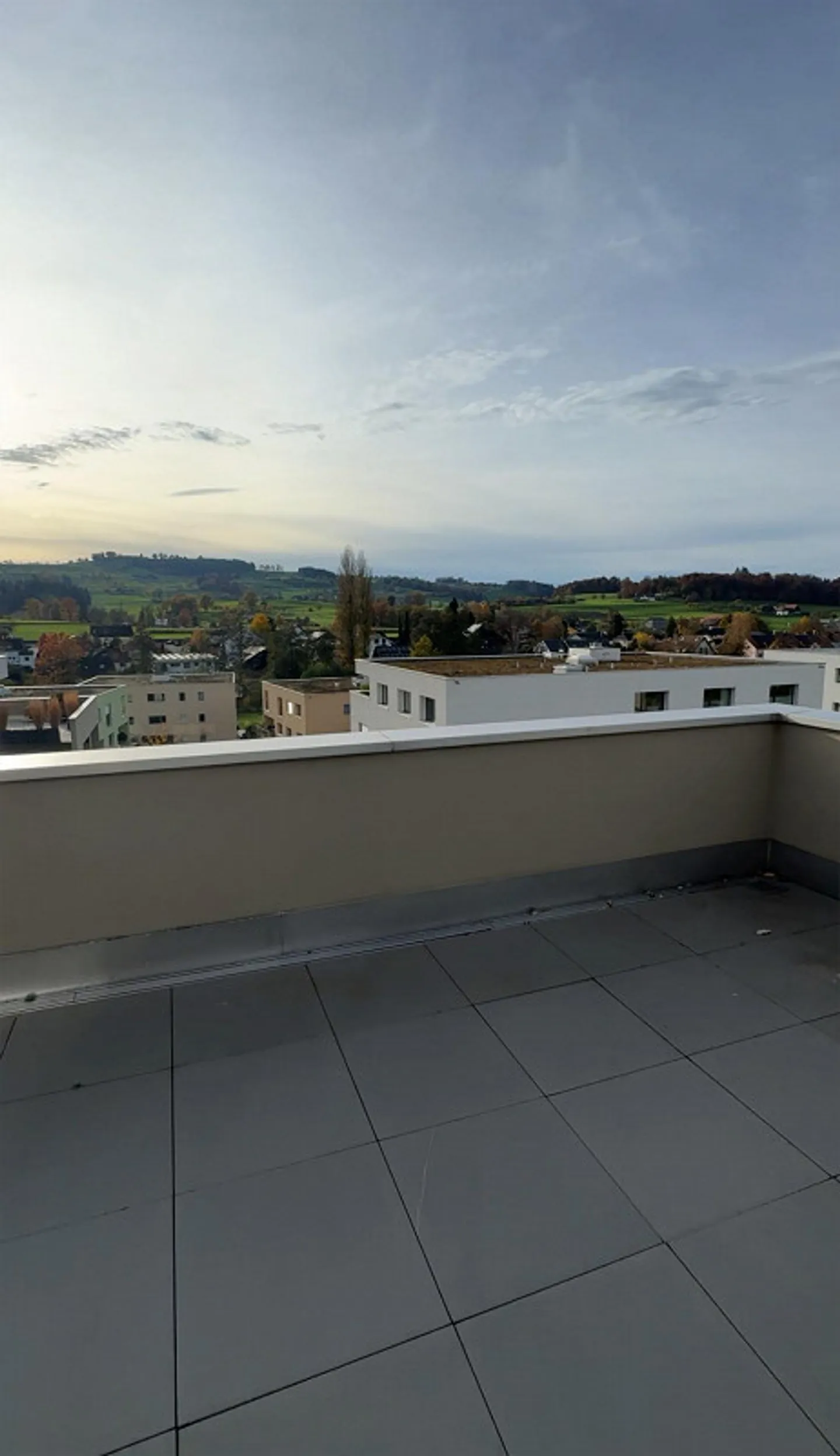 Dreamlike penthouse apartment seeks long-term tenants - Photo 2 of 11