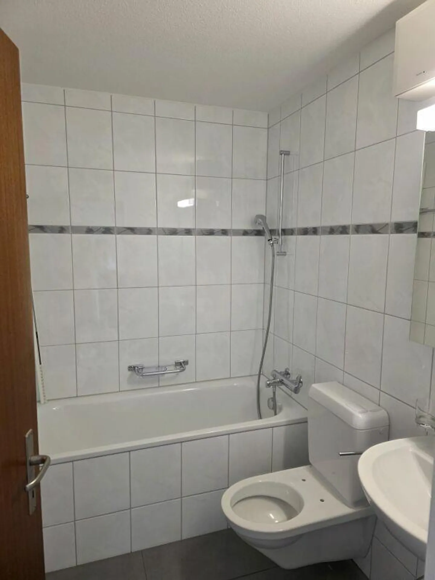 Appartamento ristrutturato con 4 stanze nel quartiere Oberwies ti aspetta! - Foto 9 di 12