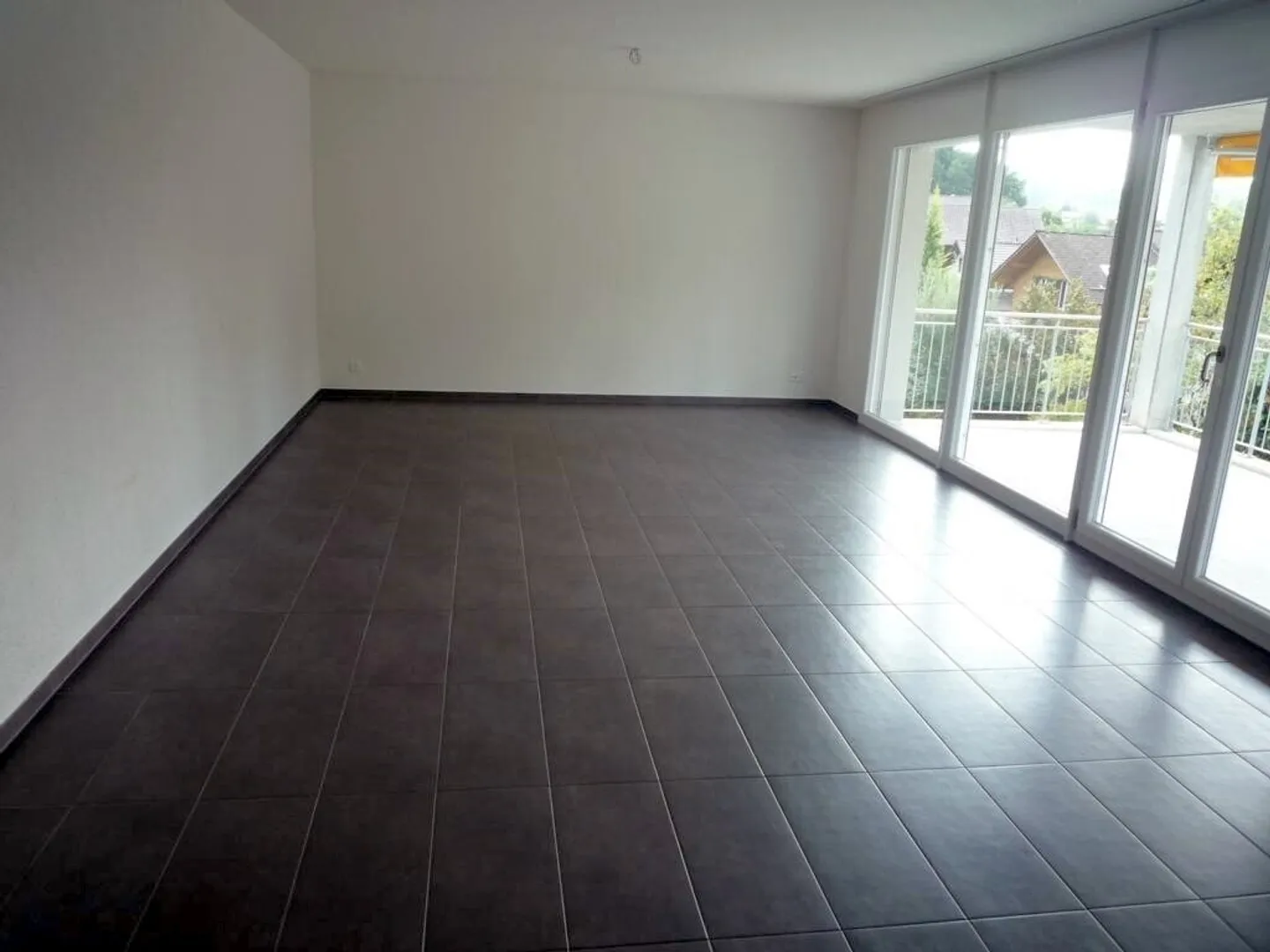 Appartement moderne 5.5 pièces - Photo 2 sur 6