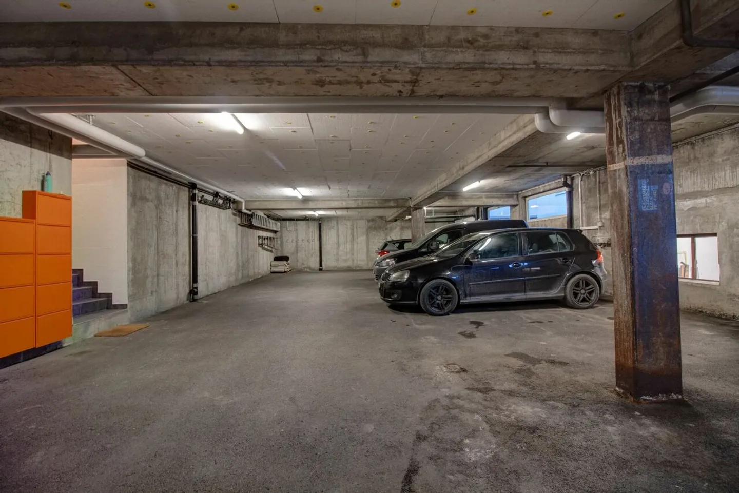 Edificio residenziale e commerciale - Foto 2 di 9