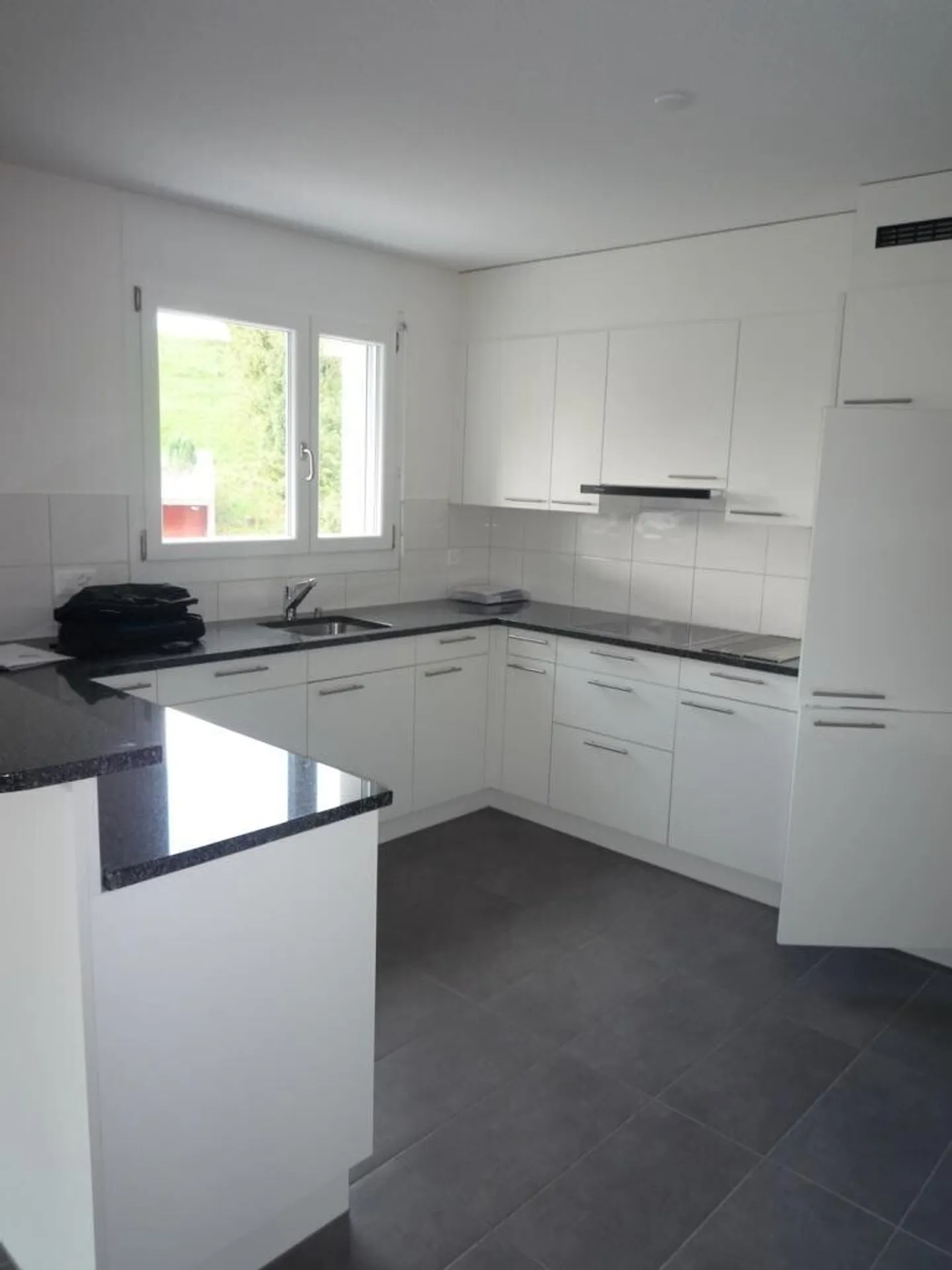 Appartement moderne 5.5 pièces - Photo 3 sur 6
