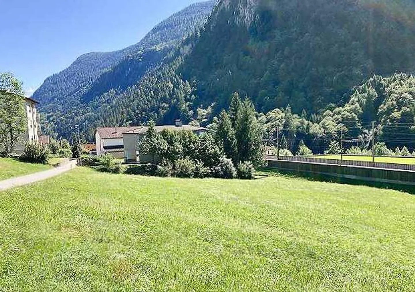 Grand terrain à bâtir R3 de 4852m2 avec belle vue - Photo 3 sur 15