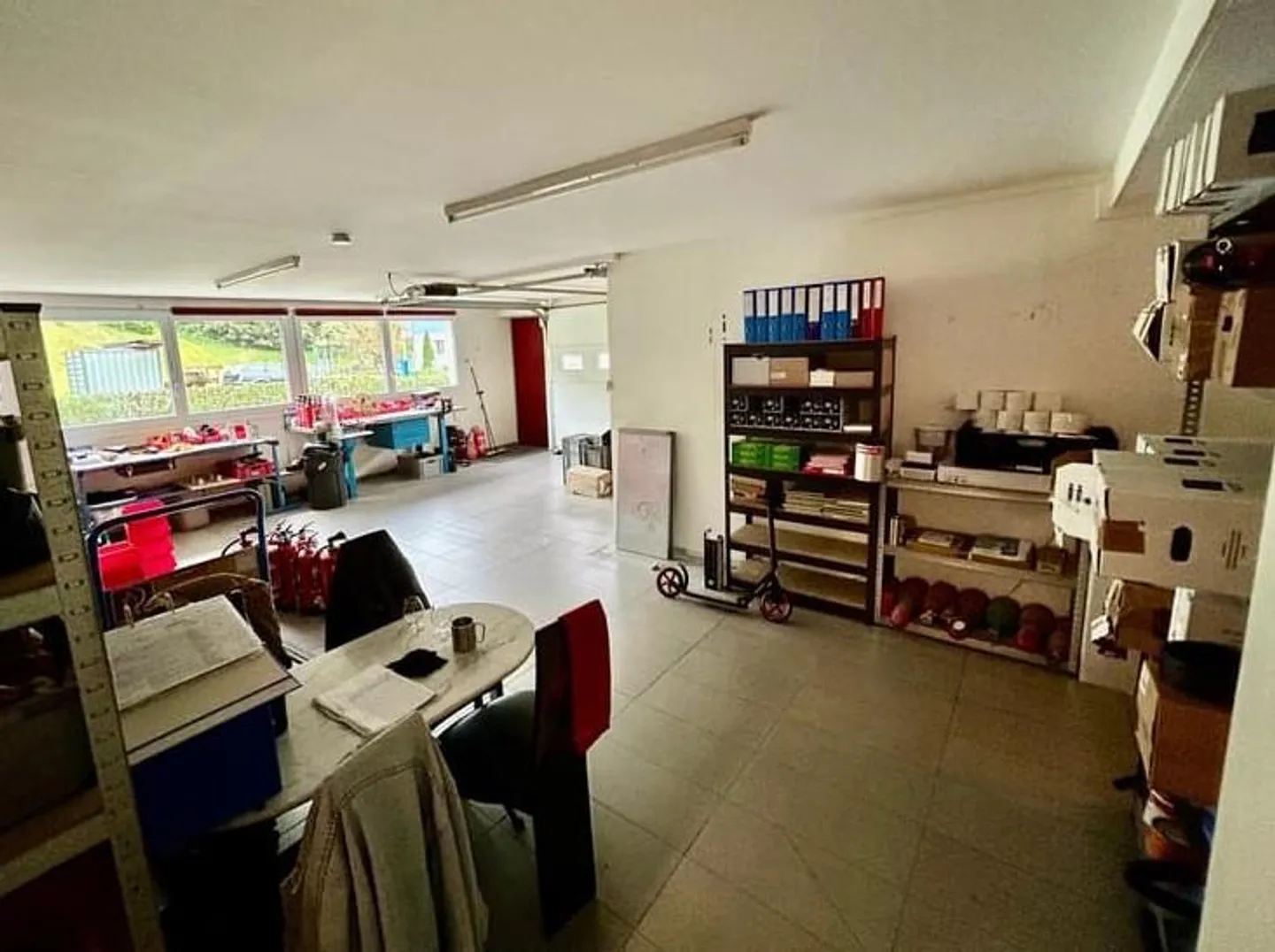 Der Ort für Ihr Wachstum – Werkstatt mit Büros, Lager, Parkplätzen - Foto 3 von 7