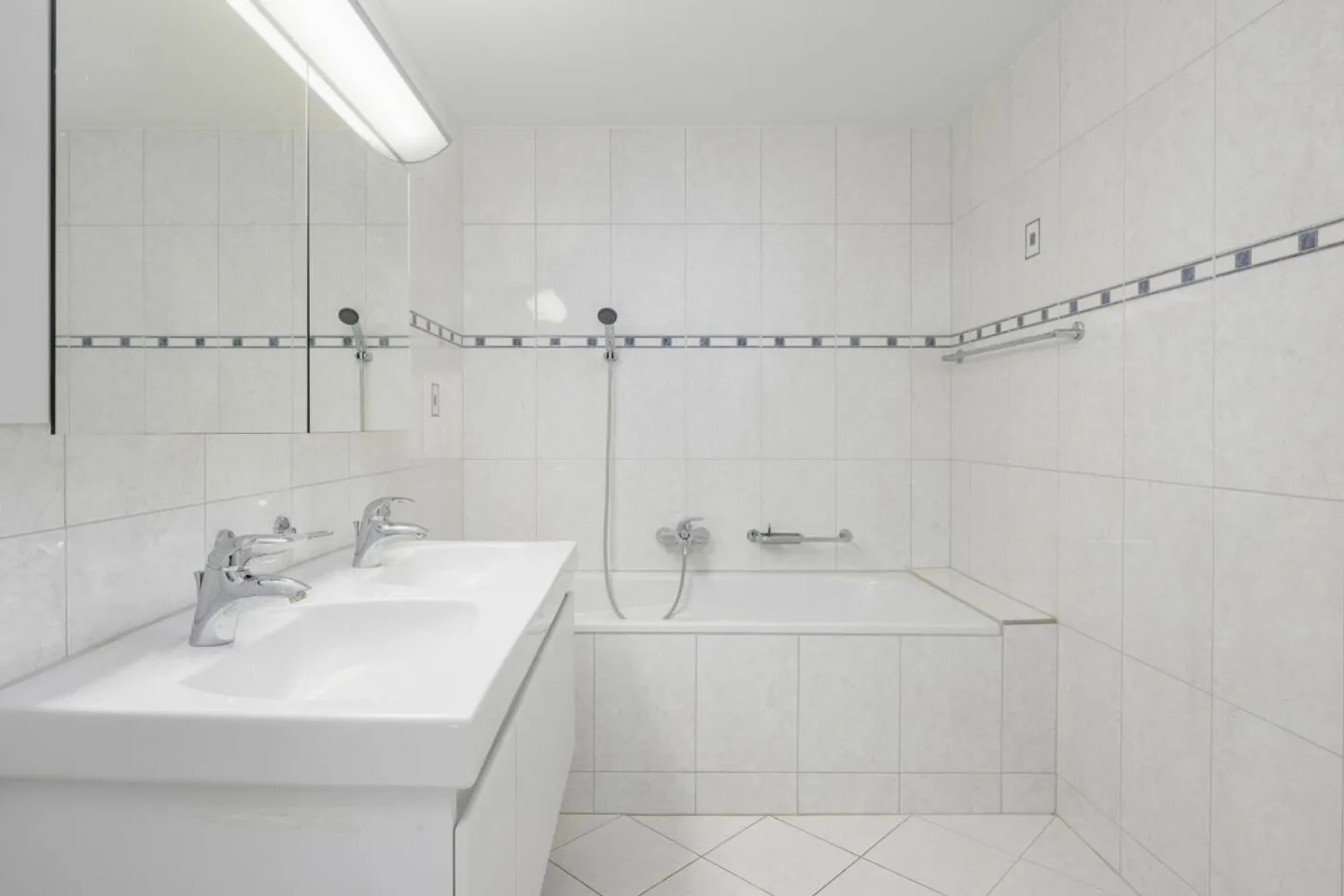 Charmante Etagenwohnung mit Weitsicht - Foto 3 von 7