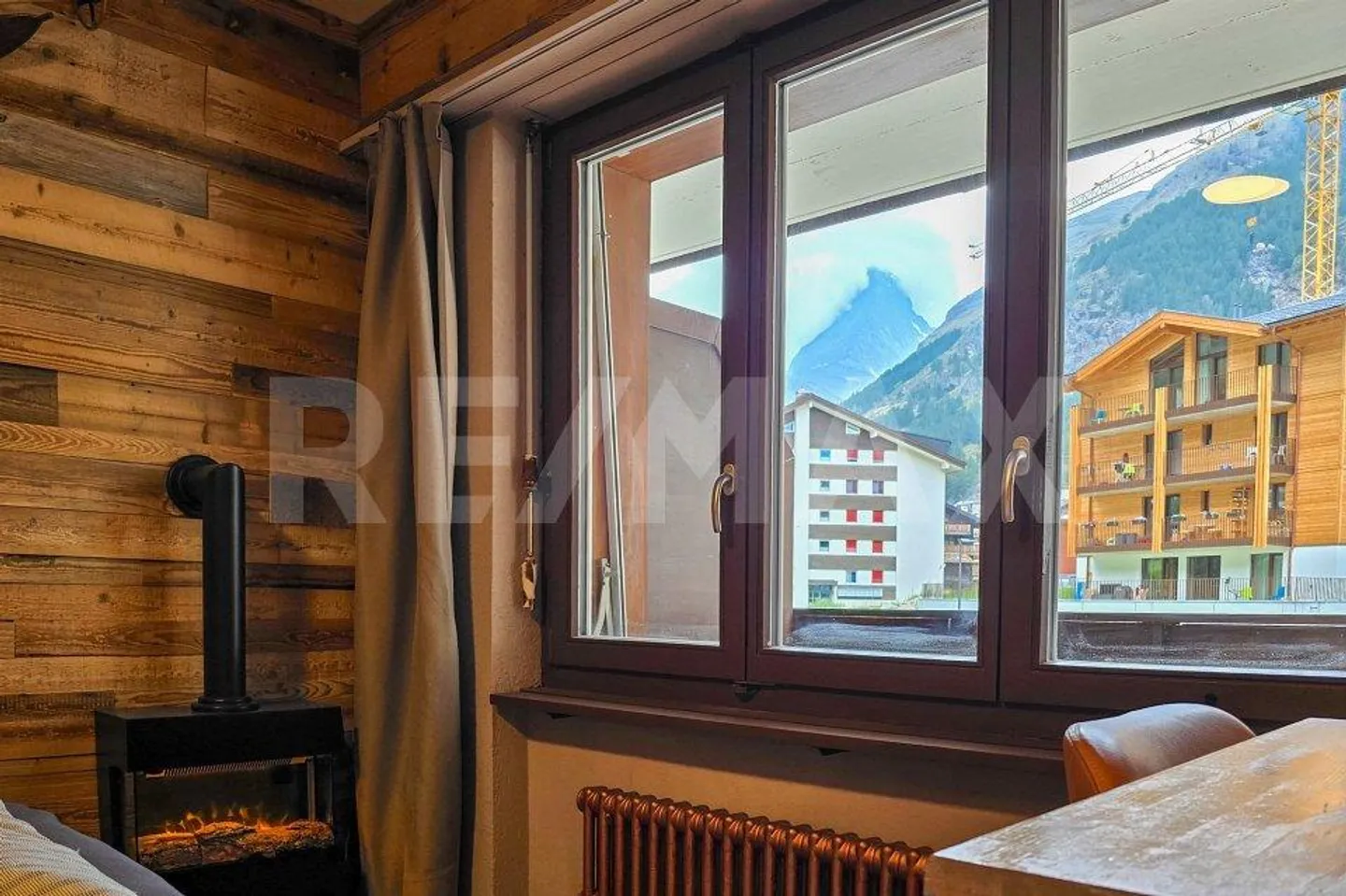 Cervin en vue - appartement élégant de 2,5 pièces à louer à long terme - Photo 1 sur 13