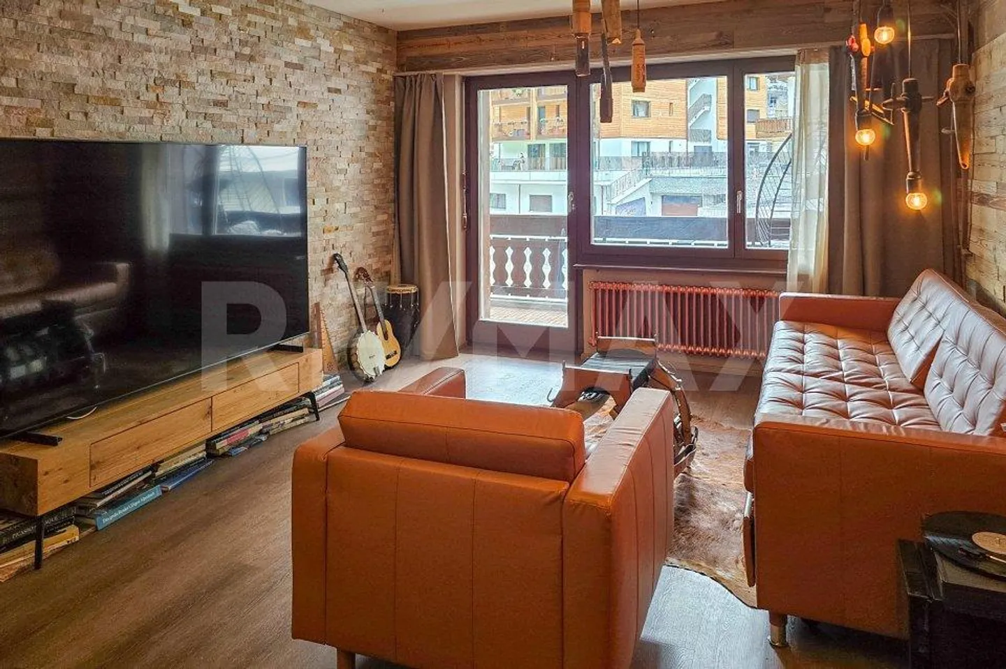 Cervin en vue - appartement élégant de 2,5 pièces à louer à long terme - Photo 4 sur 13