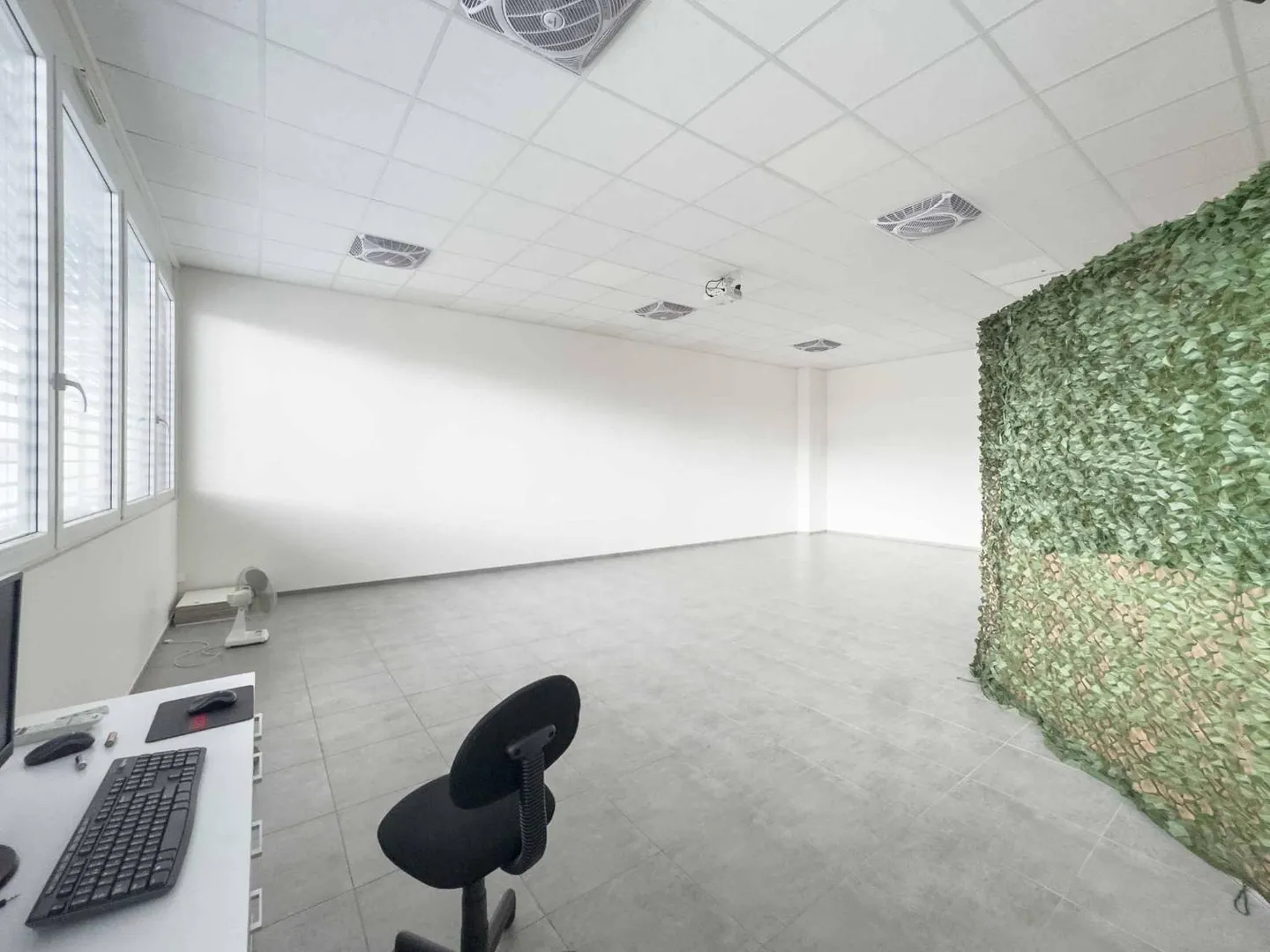 Bureau lumineux de 125 m² en Open-Space - Photo 4 sur 8