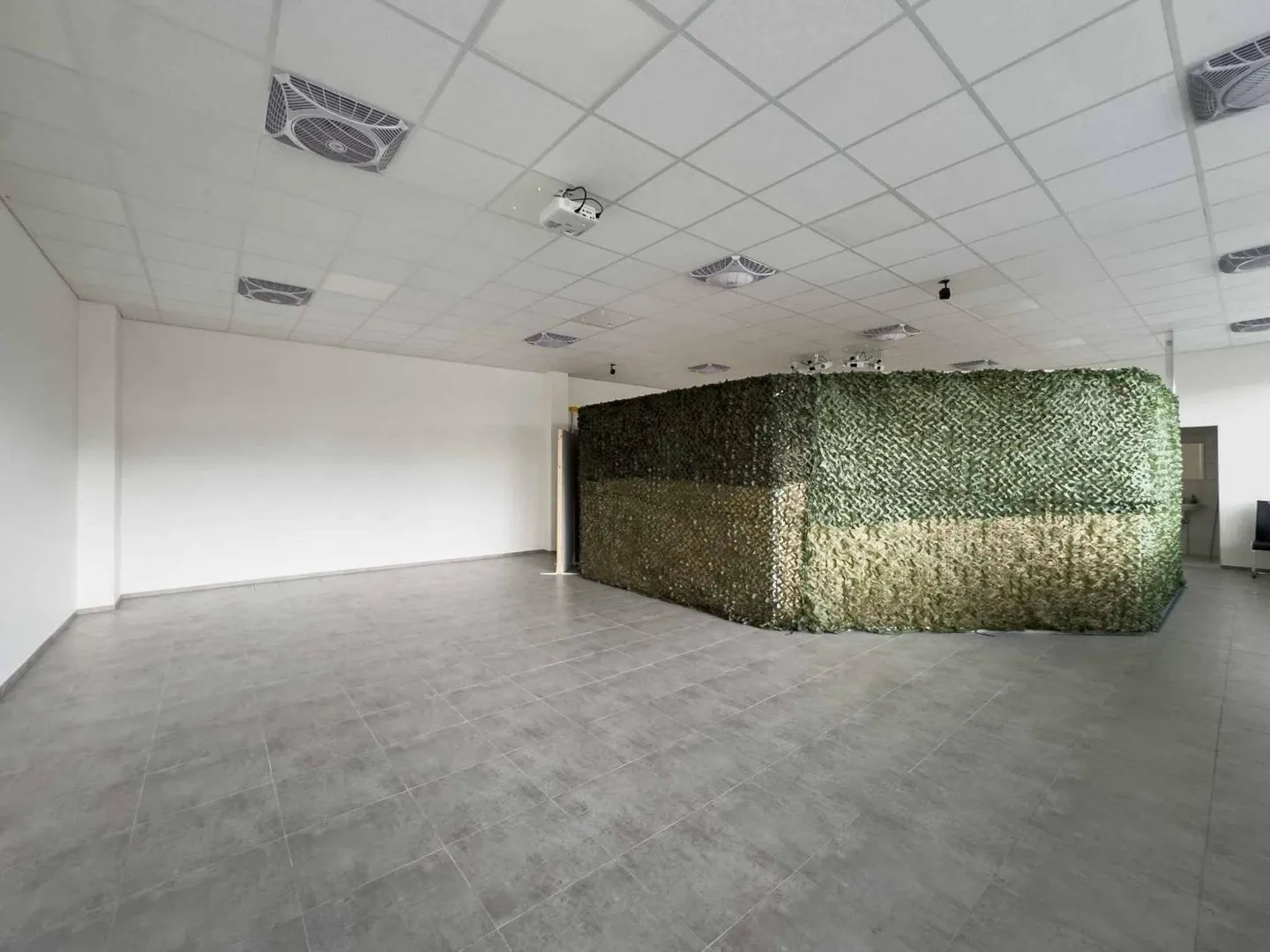 Bureau lumineux de 125 m² en Open-Space - Photo 5 sur 8