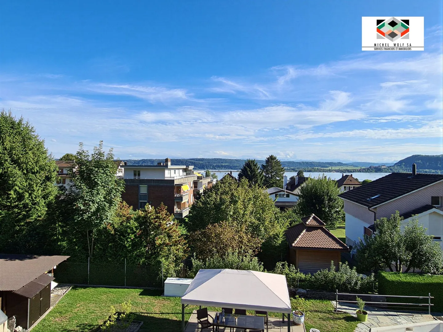 Bella casa indipendente con giardino e piscina a La Neuveville - Foto 10 di 11