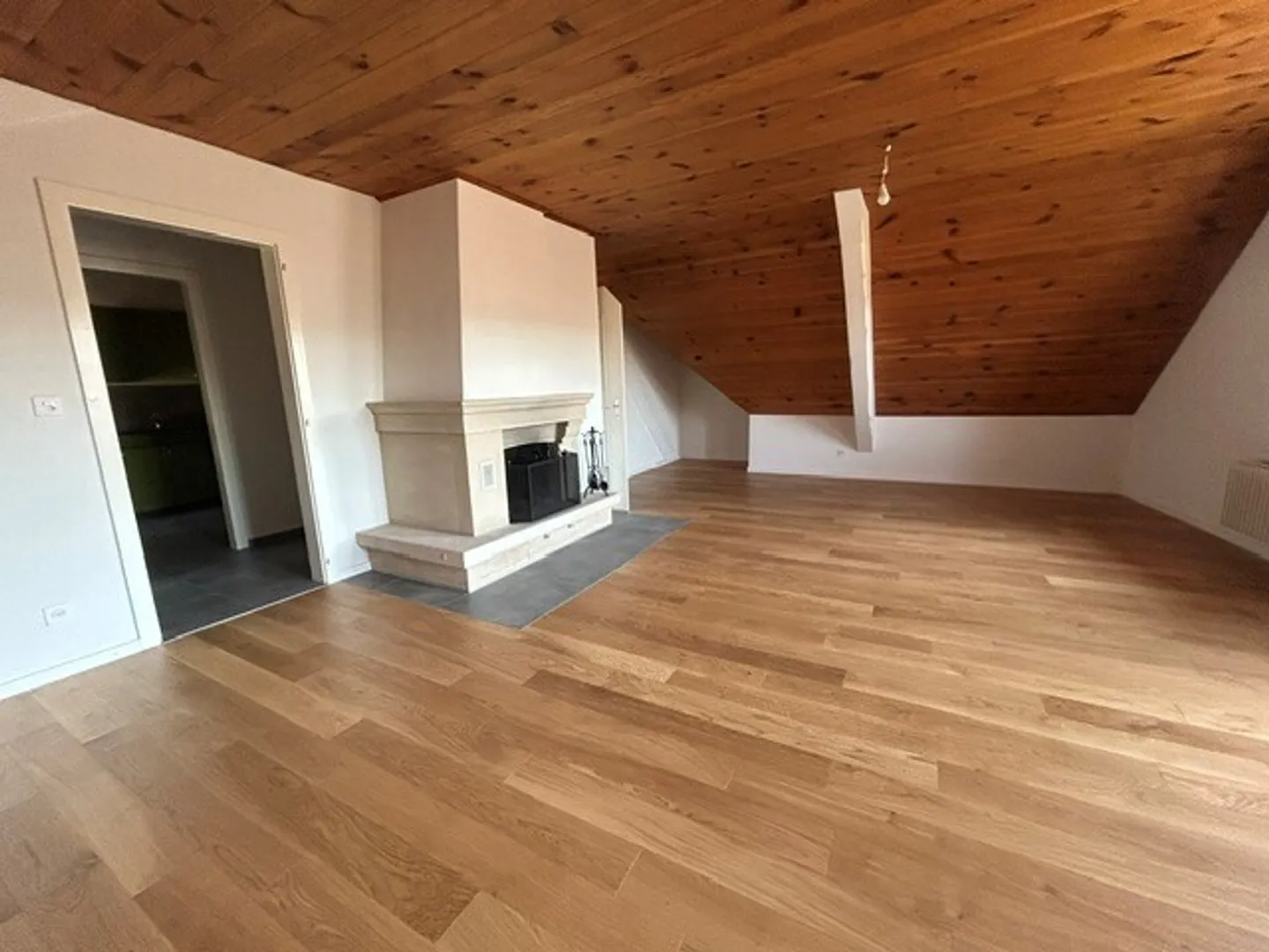 ZU VERMIETEN
3,5 Zimmer
LUCENS - Foto 1 von 7