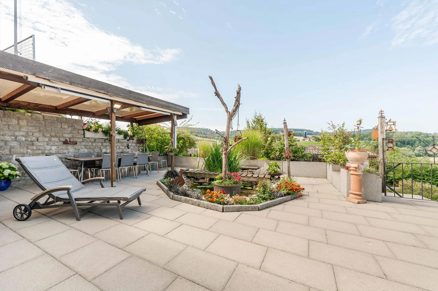 In una zona residenziale tranquilla con vista fantastica - Foto 7 di 13