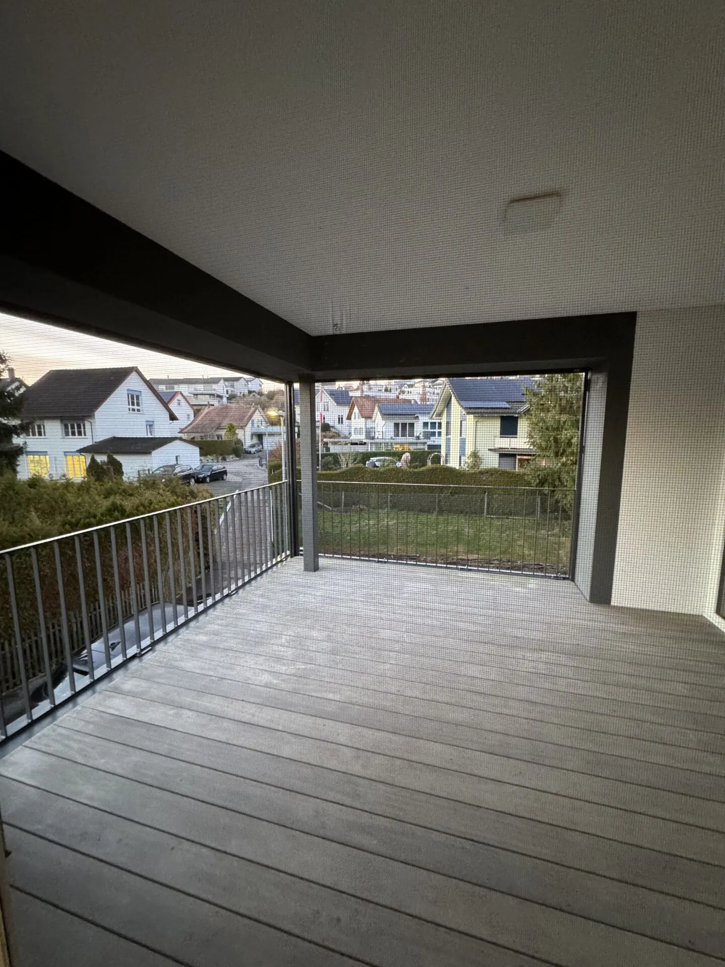 Appartamento luminoso e moderno di 4,5 stanze - Foto 2 di 10