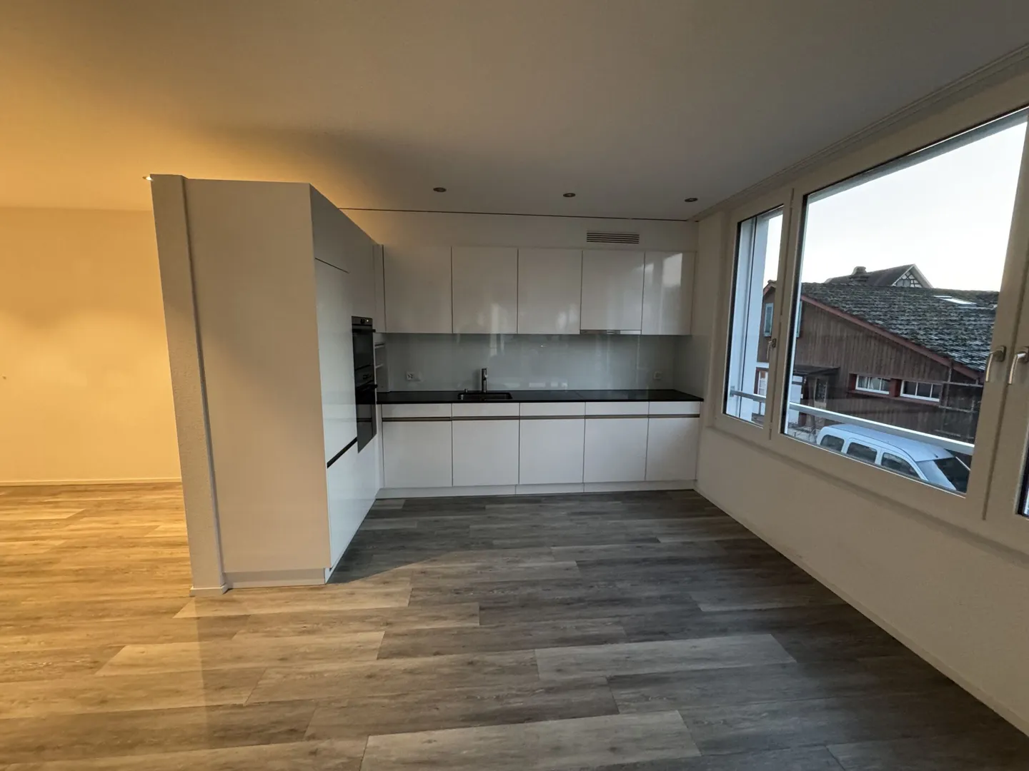 Appartamento luminoso e moderno di 4,5 stanze - Foto 3 di 10