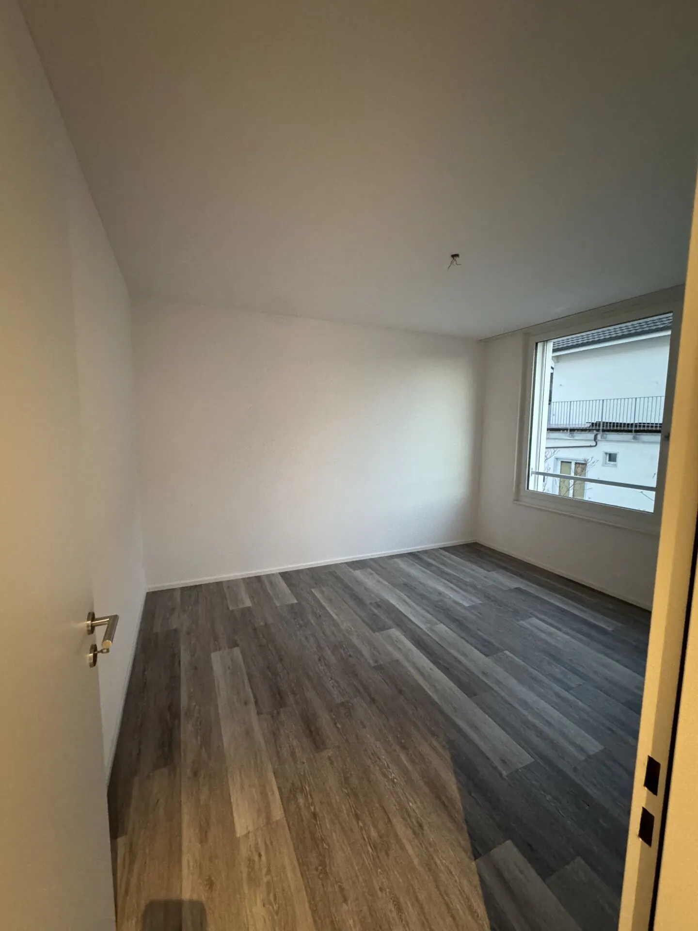 Appartamento luminoso e moderno di 4,5 stanze - Foto 6 di 10