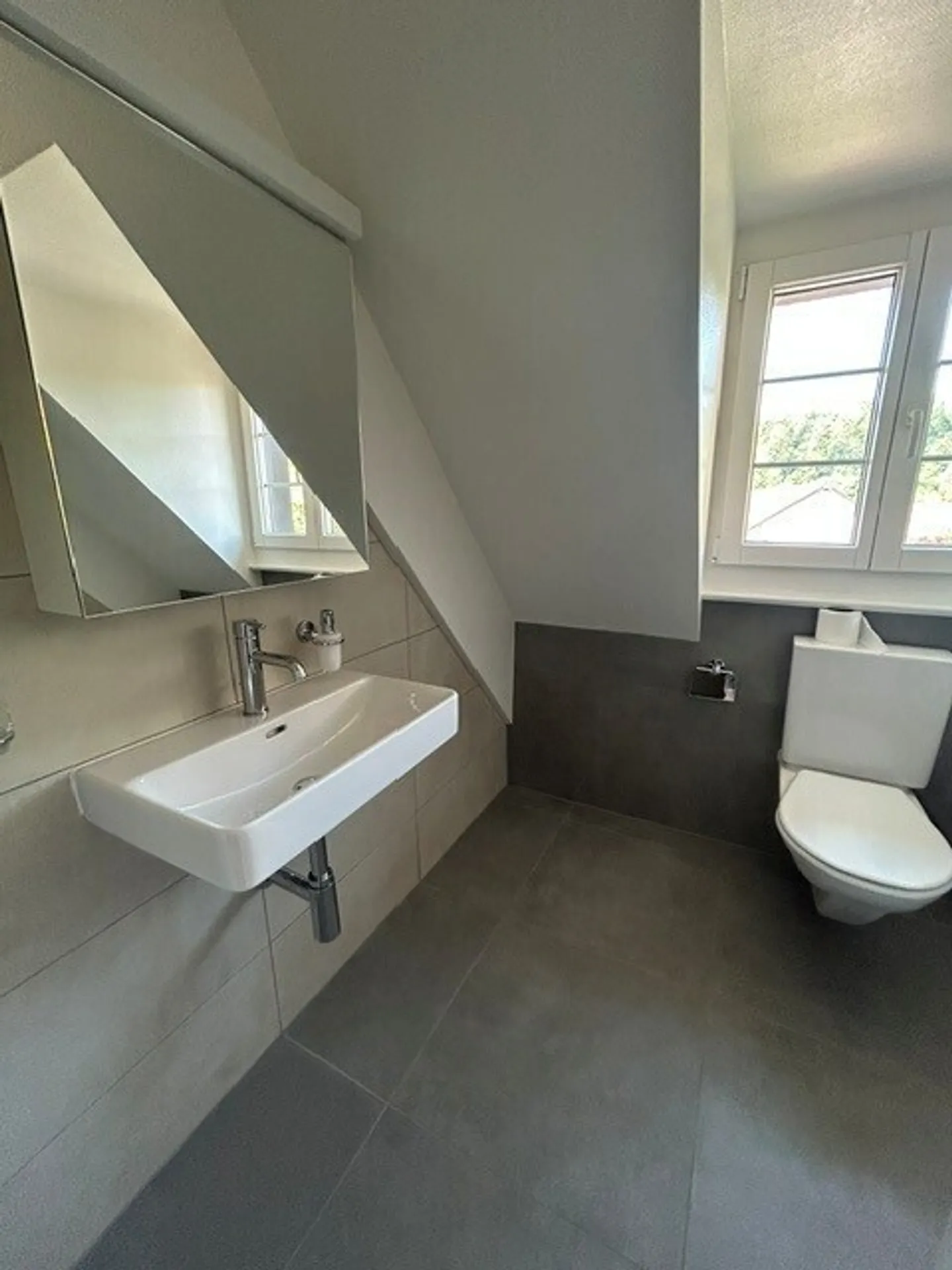 ZU VERMIETEN
3,5 Zimmer
LUCENS - Foto 3 von 7