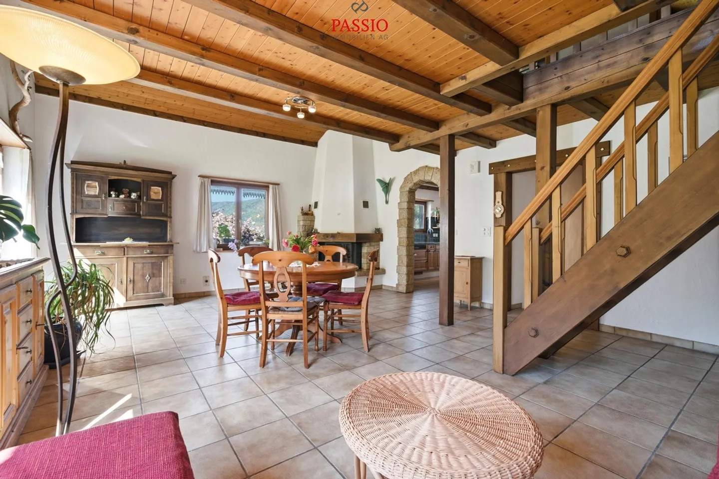 Charming 5.5-Room Single-Family House with a Wide View and Large Garden - Photo 7 of 45