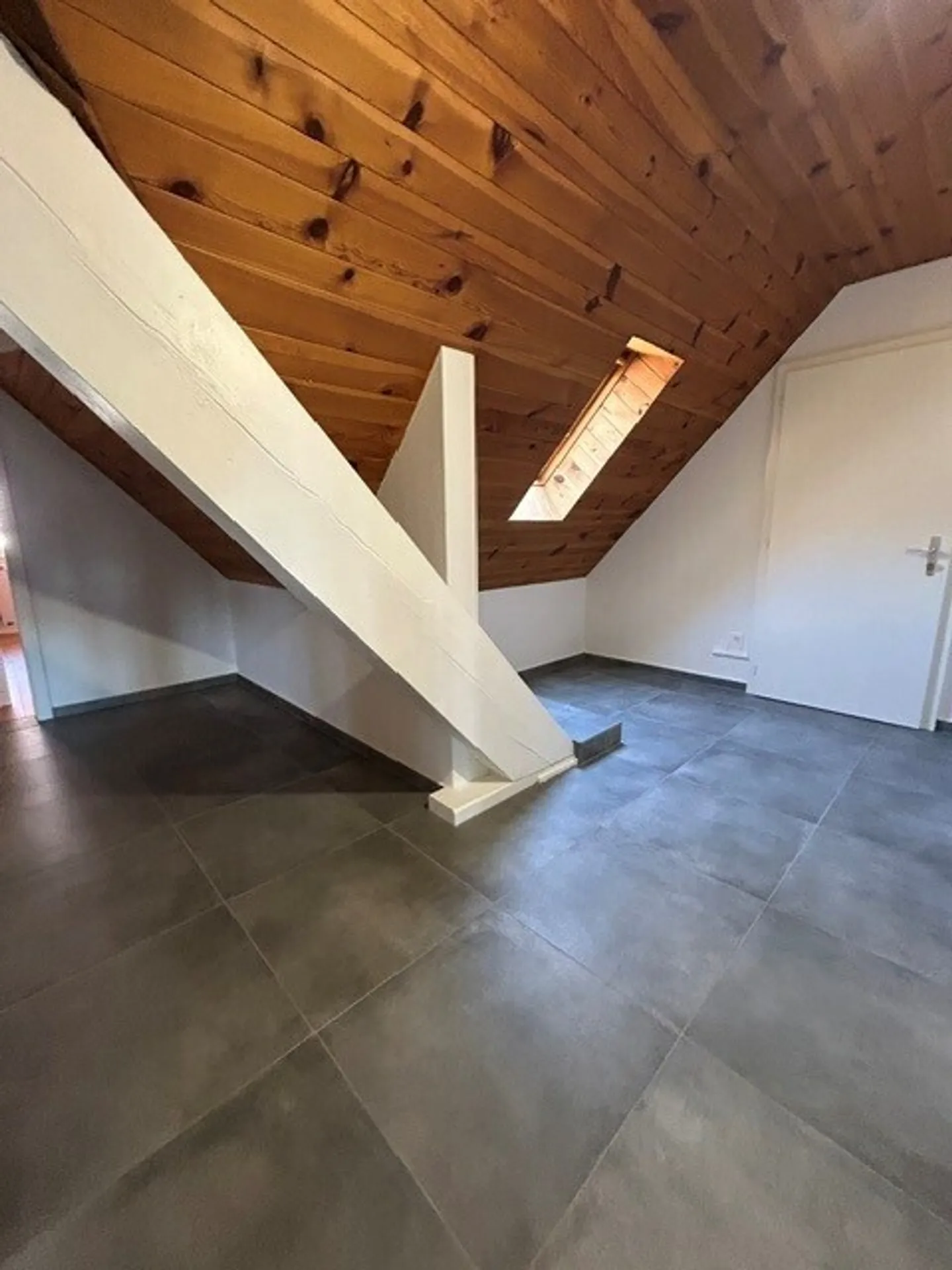 ZU VERMIETEN
3,5 Zimmer
LUCENS - Foto 4 von 7