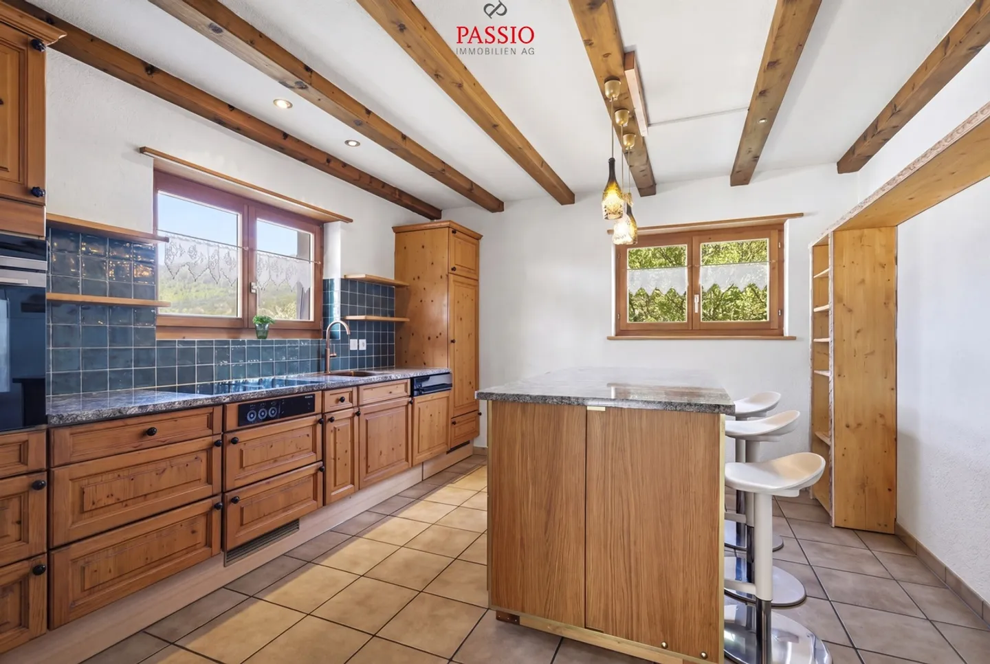 Charming 5.5-Room Single-Family House with a Wide View and Large Garden - Photo 9 of 45