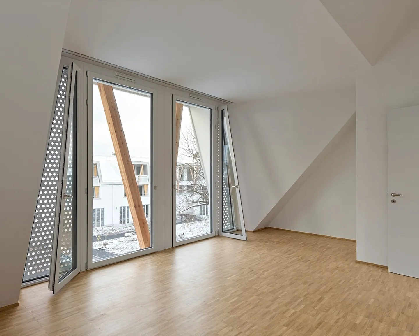 Appartement exclusif dans un quartier calme de la ville ! - Photo 3 sur 4