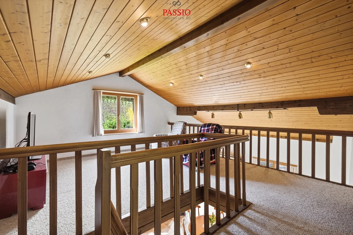 Charming 5.5-Room Single-Family House with a Wide View and Large Garden - Photo 20 of 45