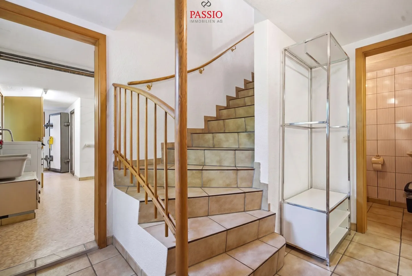 Charming 5.5-Room Single-Family House with a Wide View and Large Garden - Photo 25 of 45