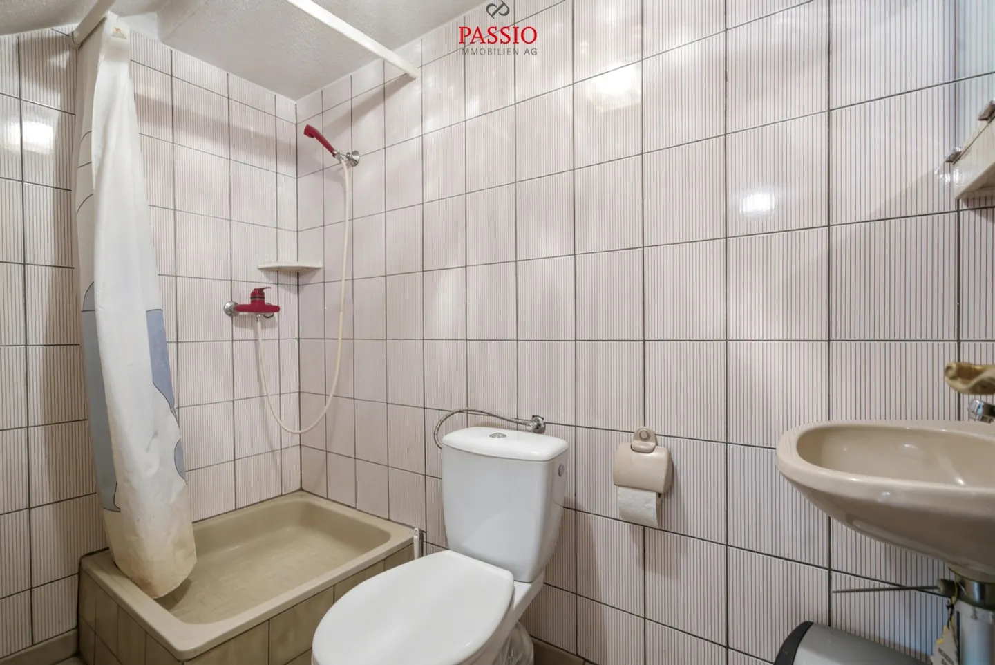 Charming 5.5-Room Single-Family House with a Wide View and Large Garden - Photo 26 of 45