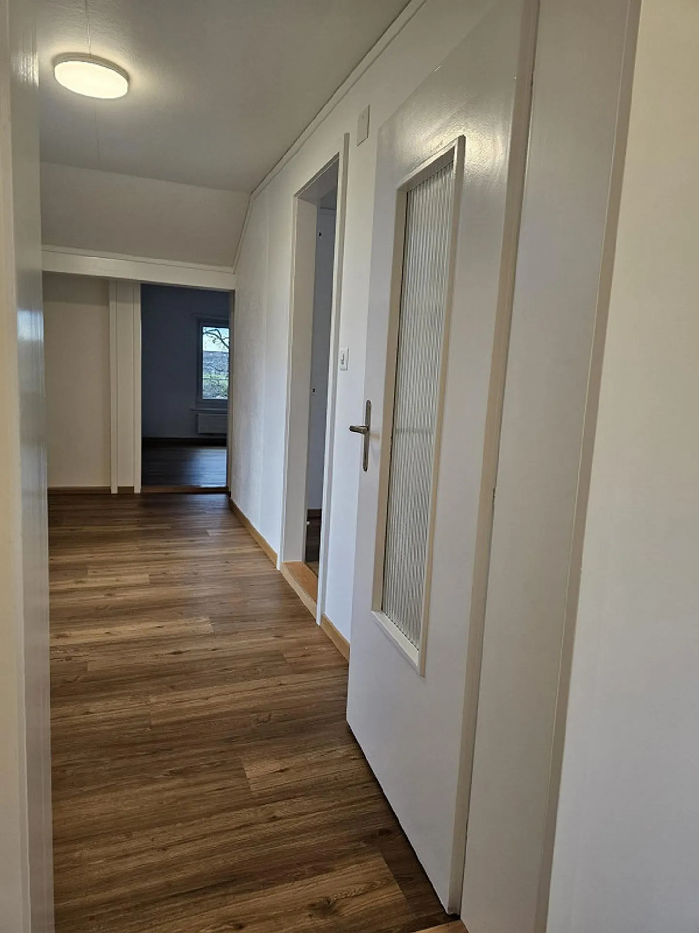 Appartamento 4.5 stanze in affitto direttamente alla stazione - Foto 3 di 13