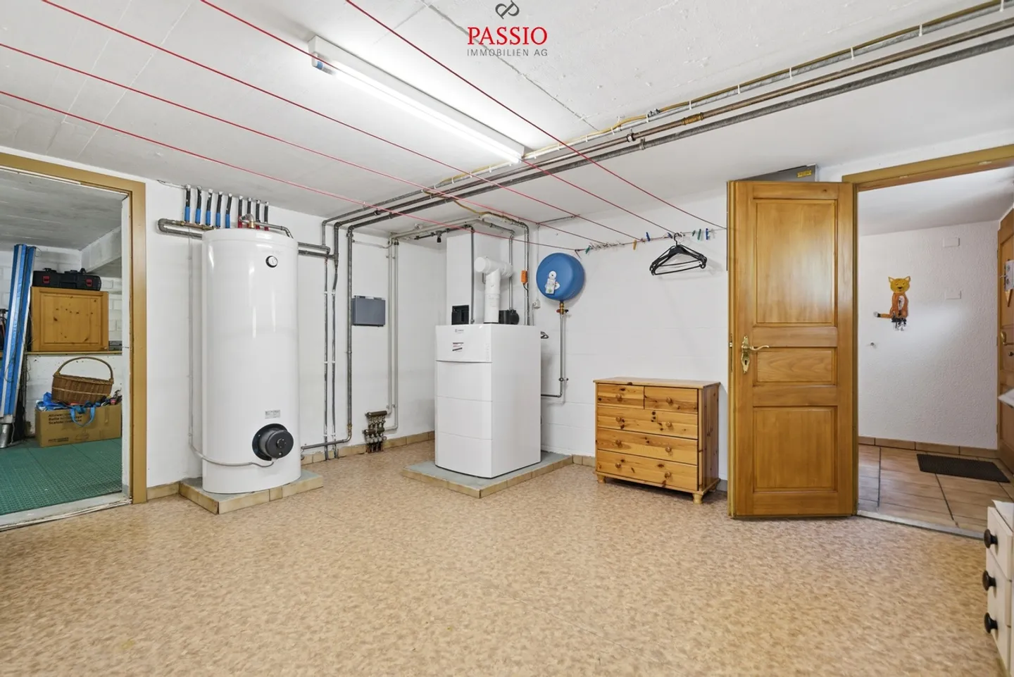 Charming 5.5-Room Single-Family House with a Wide View and Large Garden - Photo 29 of 45