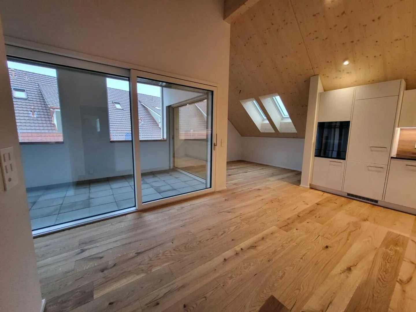 OBSTGARTEN WÜRENLINGEN - Spacious 2.5-Room Penthouse - Photo 3 of 8