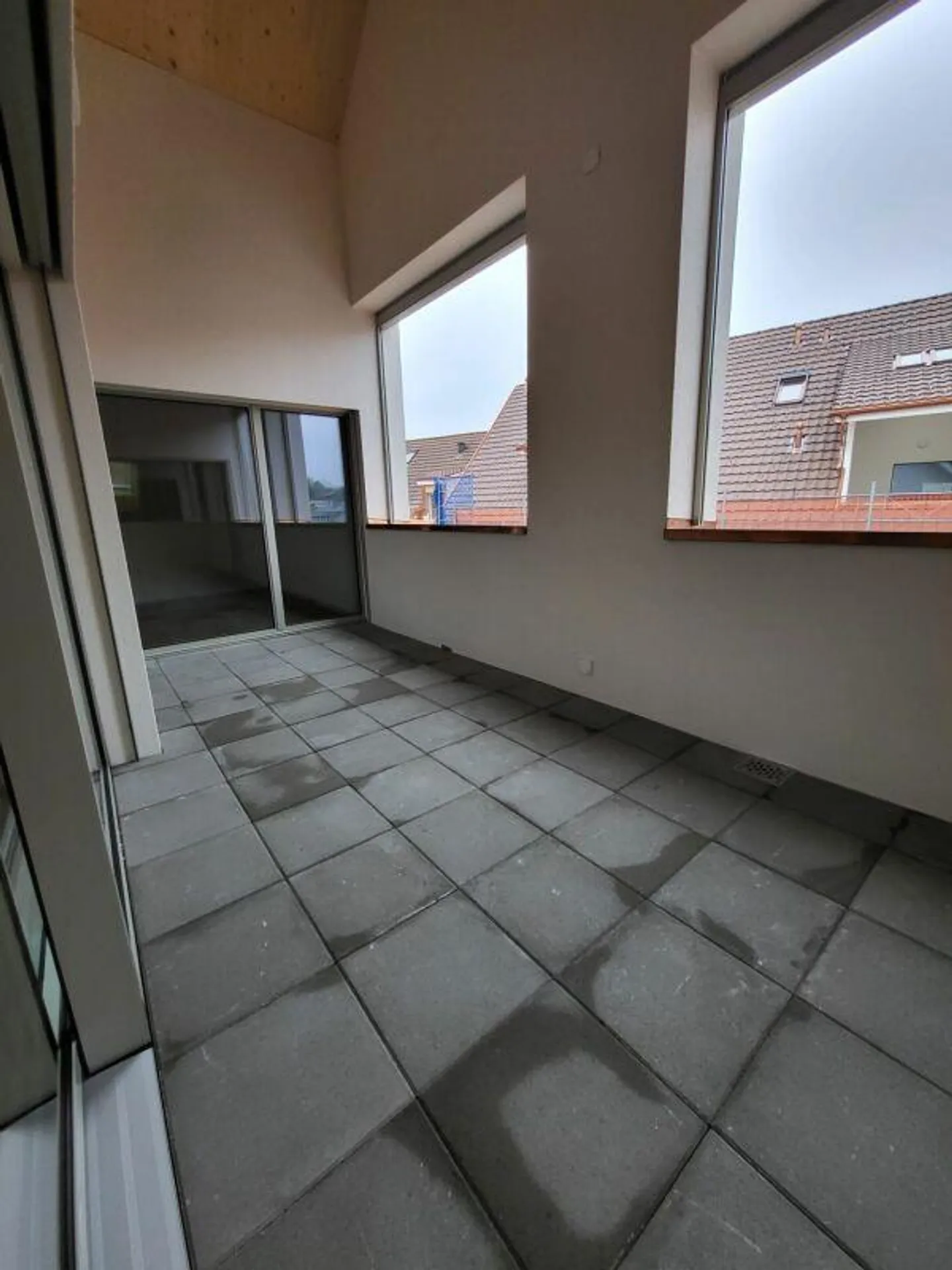 OBSTGARTEN WÜRENLINGEN - Spacious 2.5-Room Penthouse - Photo 7 of 8