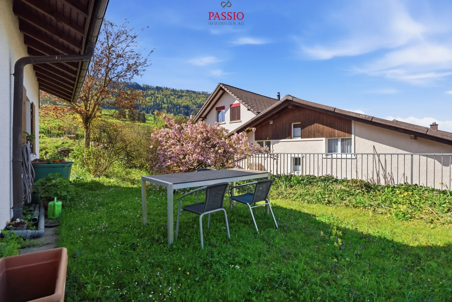 Charming 5.5-Room Single-Family House with a Wide View and Large Garden - Photo 39 of 45