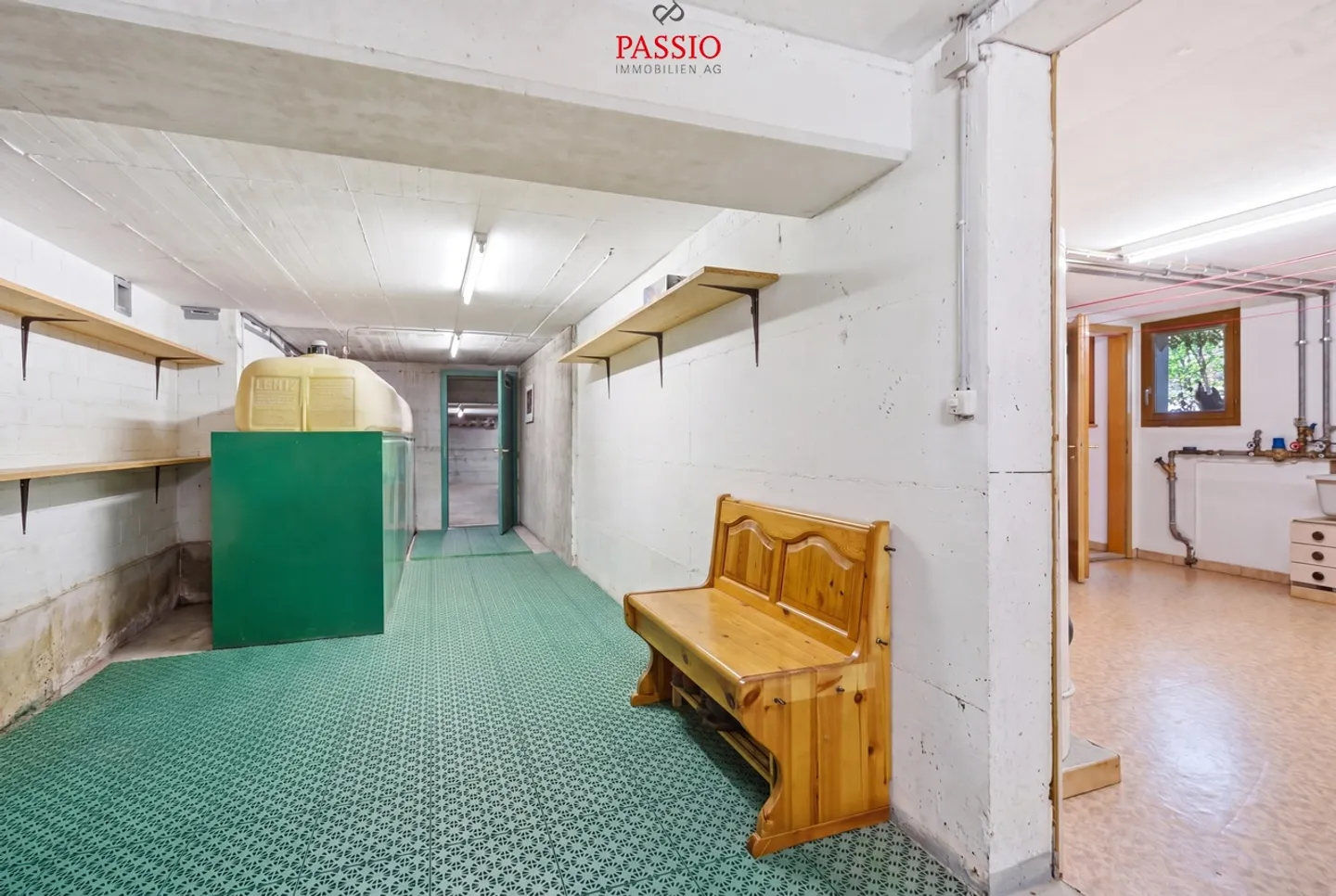 Charming 5.5-Room Single-Family House with a Wide View and Large Garden - Photo 31 of 45