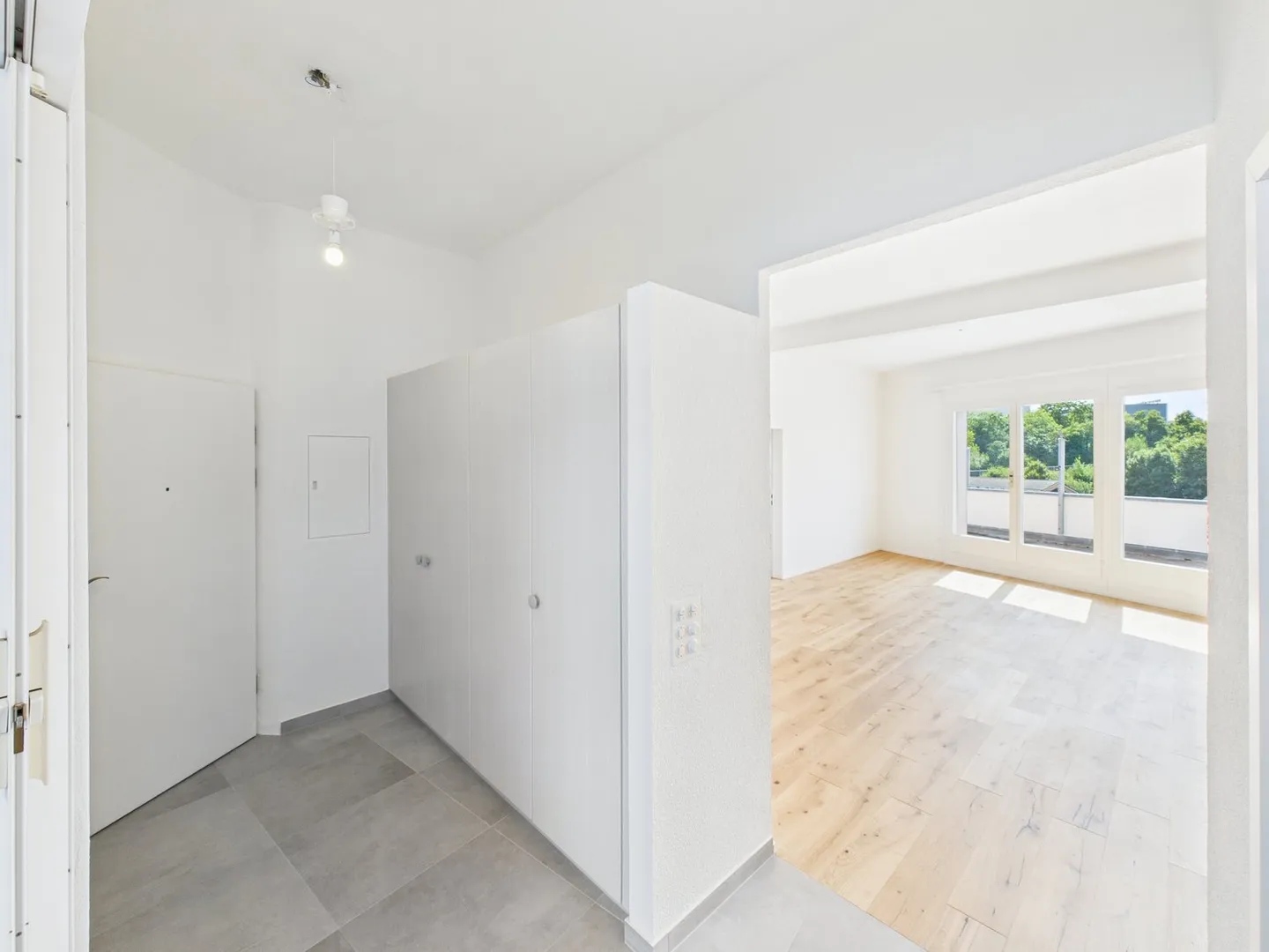 Über den Dächern von Aarau: Attikawohnung mit 32 m² Terrasse - Foto 3 von 6