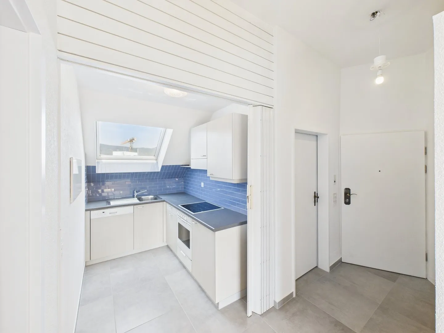 Über den Dächern von Aarau: Attikawohnung mit 32 m² Terrasse - Foto 5 von 6