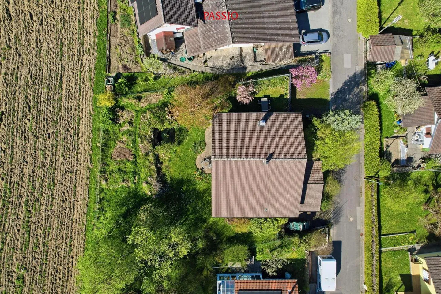 Charming 5.5-Room Single-Family House with a Wide View and Large Garden - Photo 43 of 45