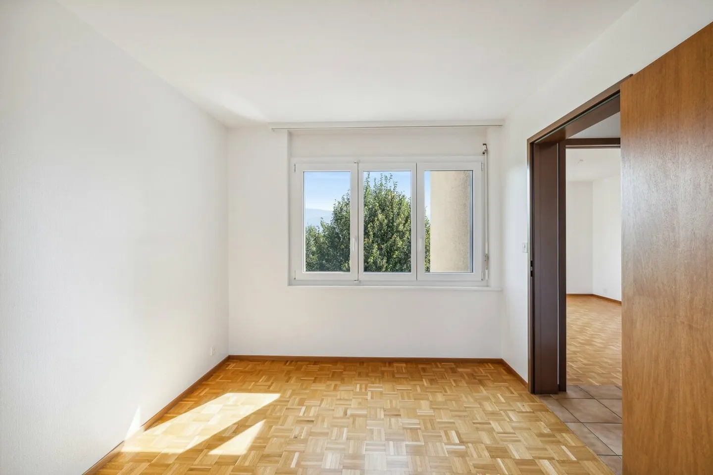 APPARTEMENT À LOUER DANS QUARTIER TRÈS ENSOLEILLÉ ET FAMILIAL - Photo 3 sur 11