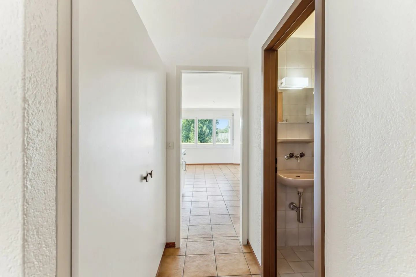 APPARTEMENT À LOUER DANS QUARTIER TRÈS ENSOLEILLÉ ET FAMILIAL - Photo 9 sur 11
