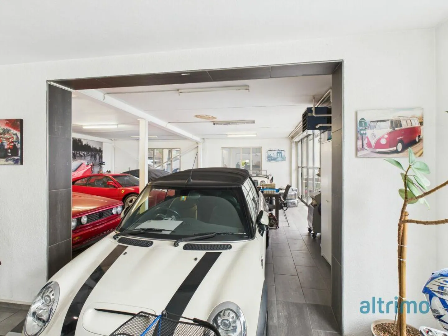 Edificio multifunzionale con showroom, officina e unità abitative - Foto 4 di 16