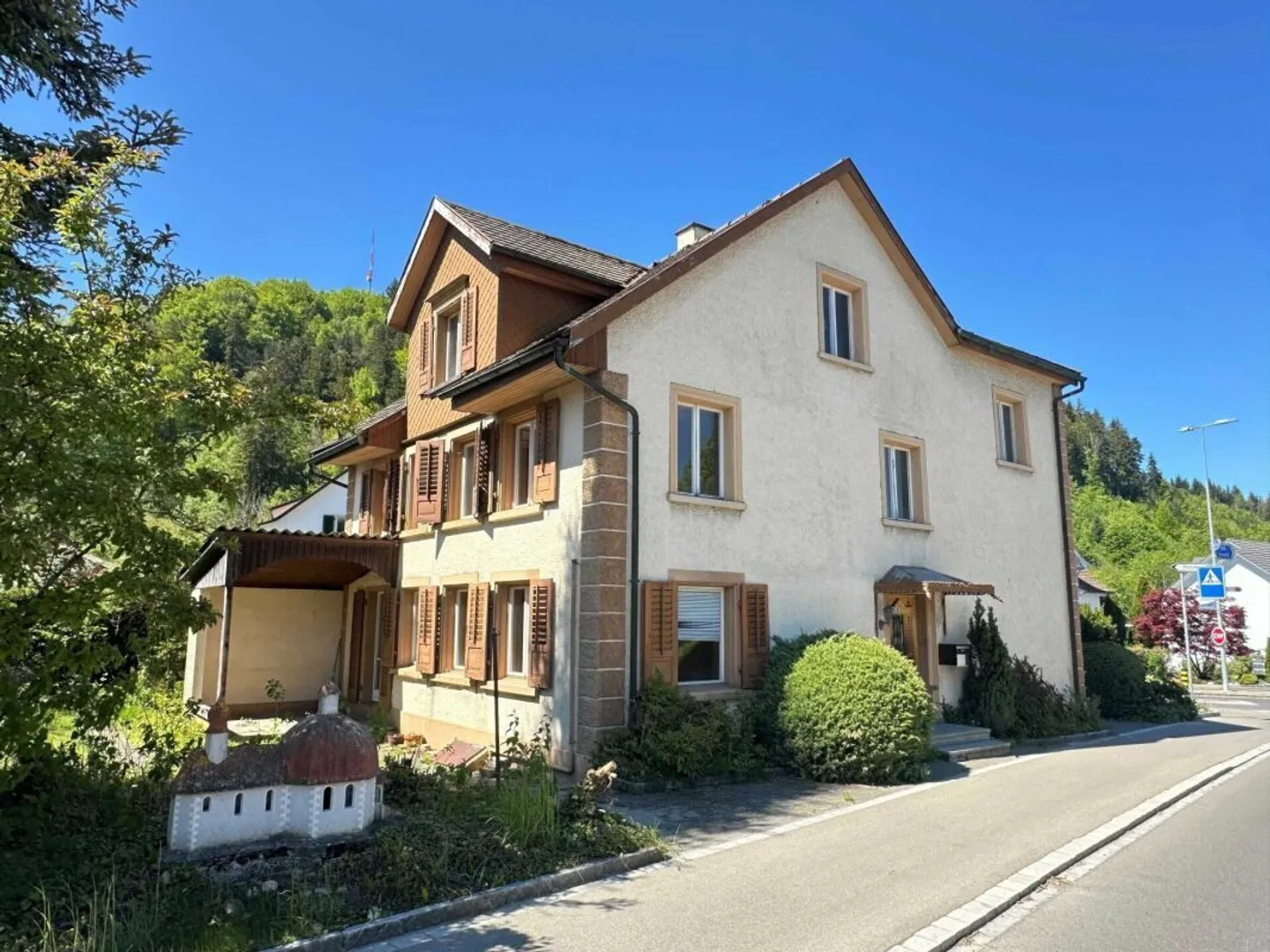 Affascinante casa familiare storica - Foto 1 di 13