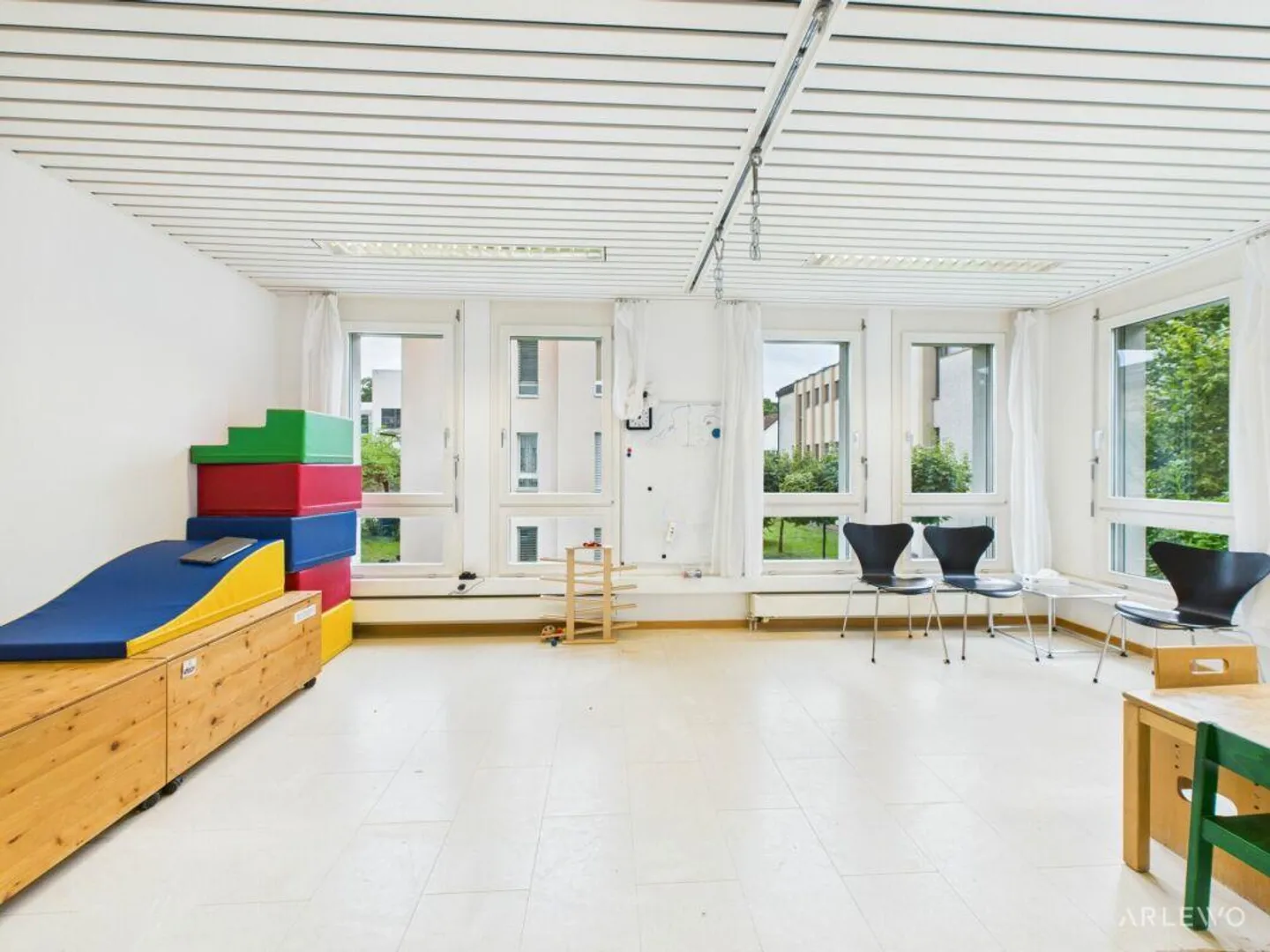 Espace commercial attrayant à vendre au Rotsee - situé au centre de Lucerne - Photo 2 sur 15