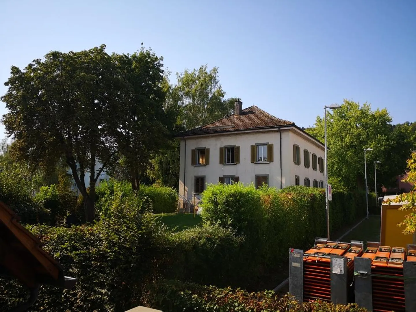 Logement temporaire - Appartement ancien de 4,0 pièces - Photo 1 sur 1