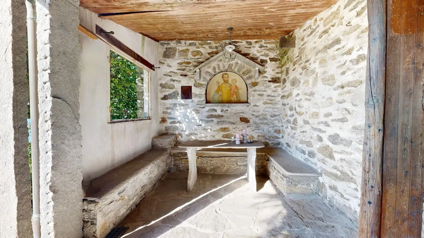 Ticino House with Unique View and Plenty of Development Opportunities - Photo 9 of 11