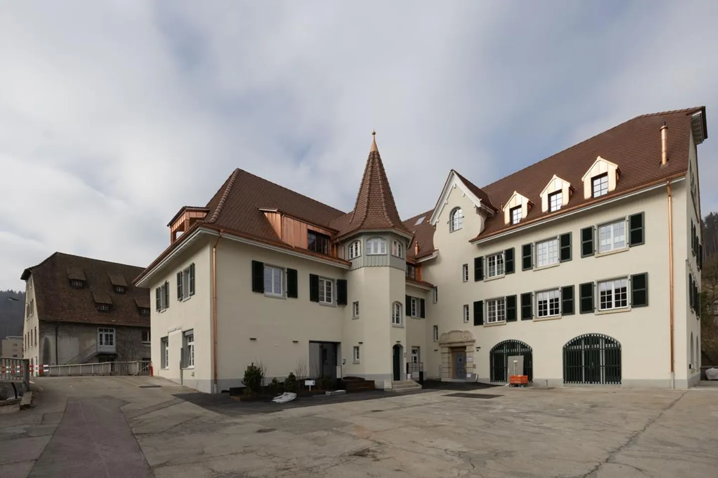 Ufficio/Studio in un complesso di castelli storici - a soli 20 minuti da Basilea - Foto 1 di 10