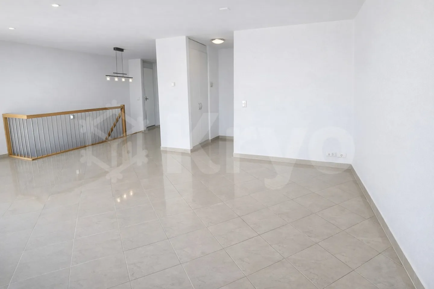 FOR RENT: Magnificent 6-room apartment on the 2nd floor in Versoix - Photo 3 of 8