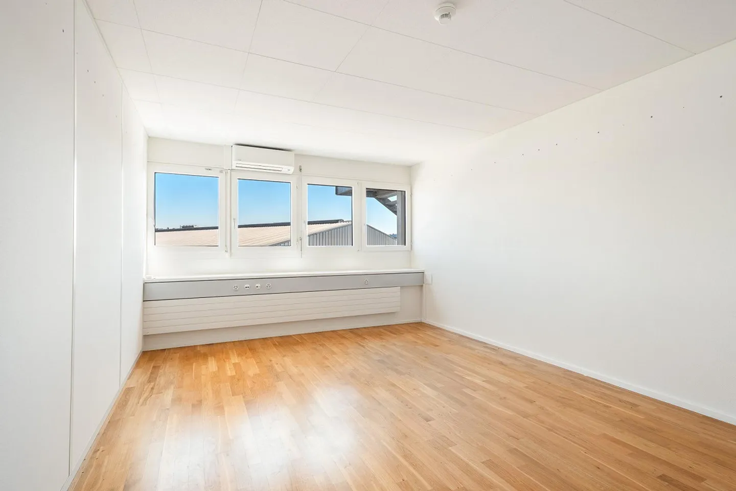 «Ihr Homeoffice oder Atelier mit attraktivem Mietzins an idealer Lage!» - Foto 2 von 6