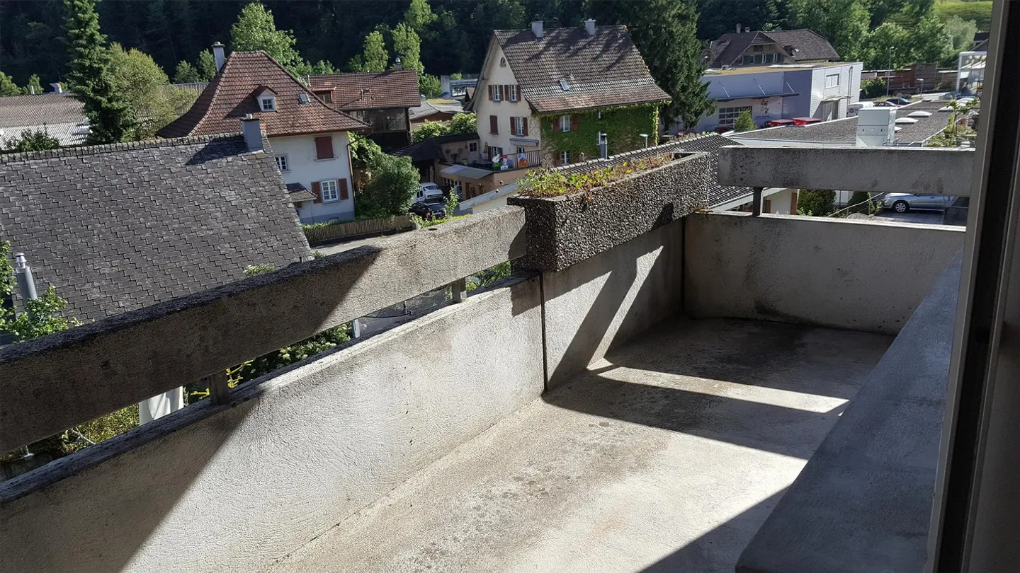 Sunny 4.5-room apartment in the center of Langnau - Photo 4 of 6
