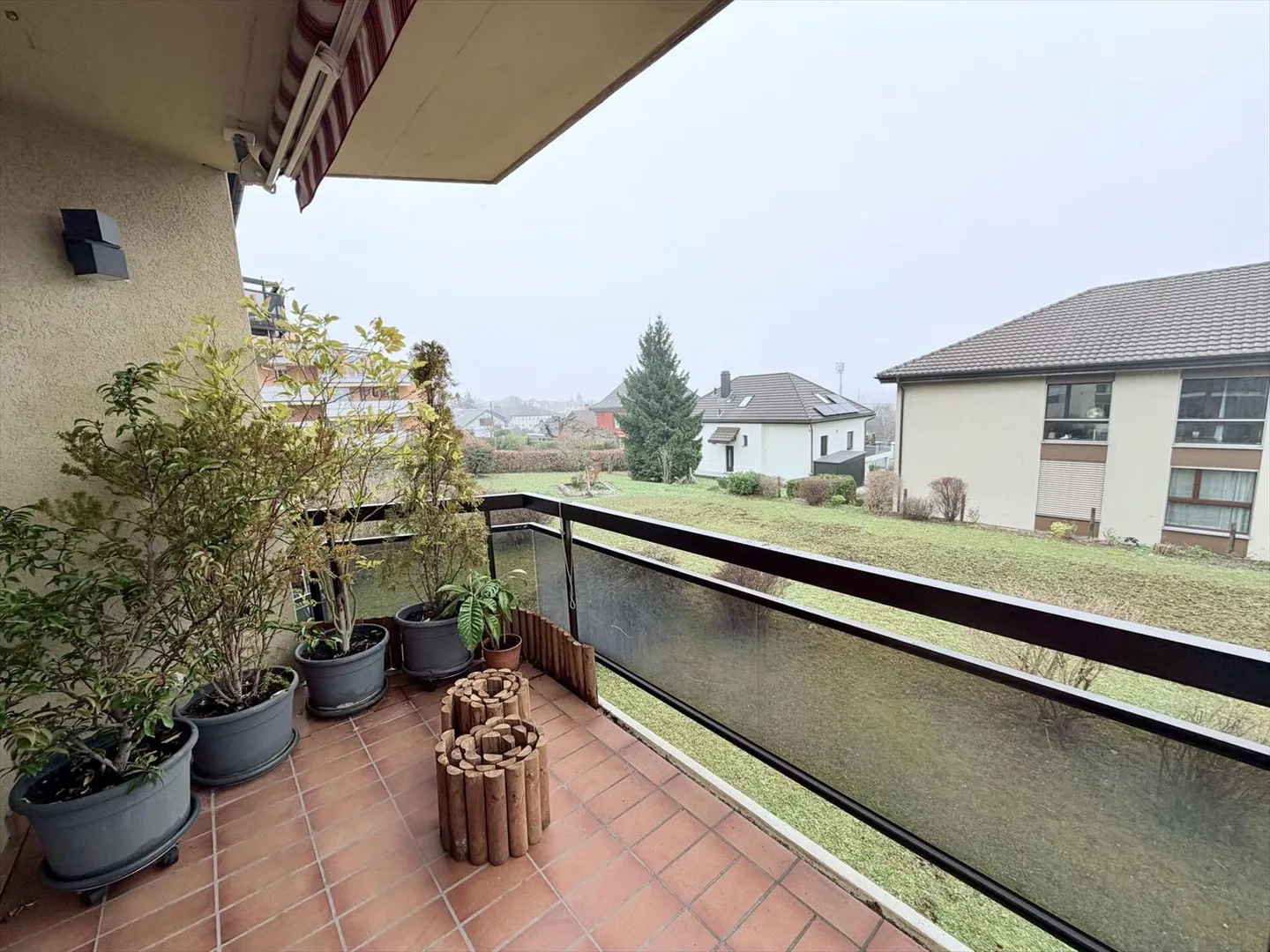 Appartement avec 3,5 pièces, balcon et vue sur le lac - Photo 10 sur 10