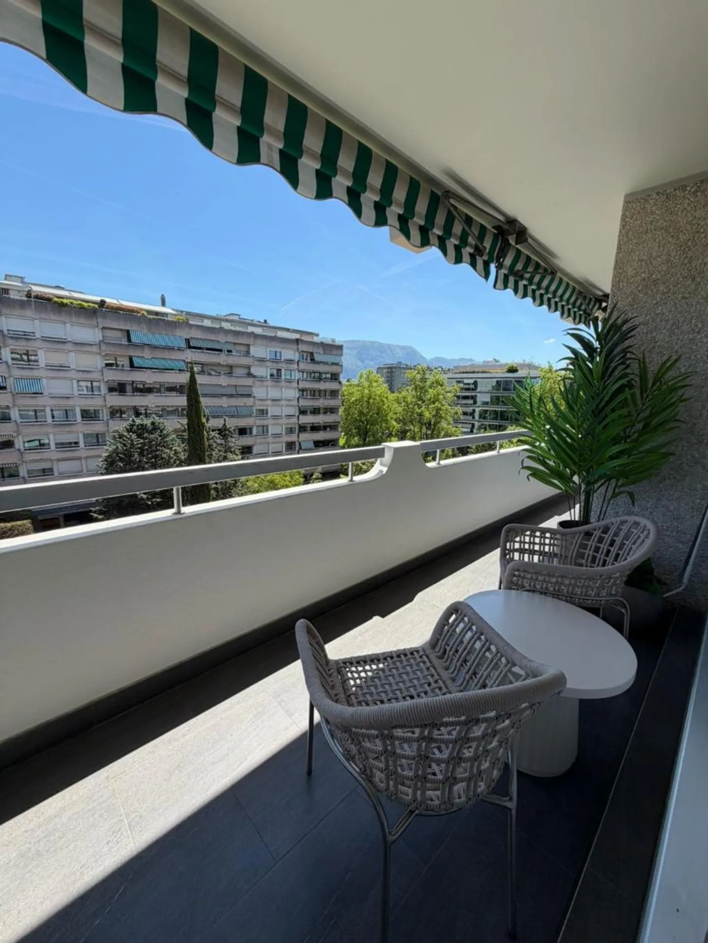 Ampio Appartamento con Terrazza - Foto 6 di 6