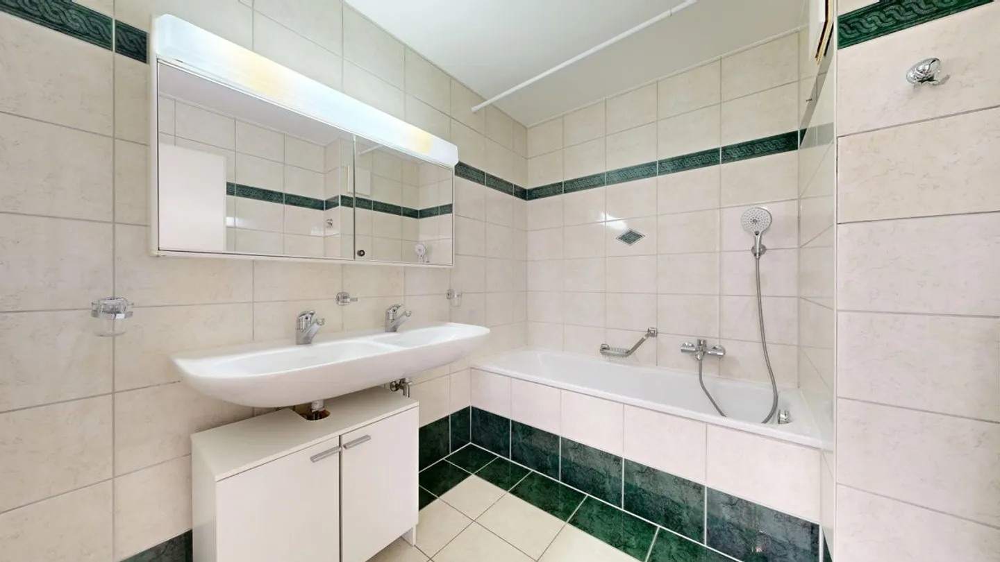 Duplex spazioso con 4,5 stanze e camino - Foto 5 di 6