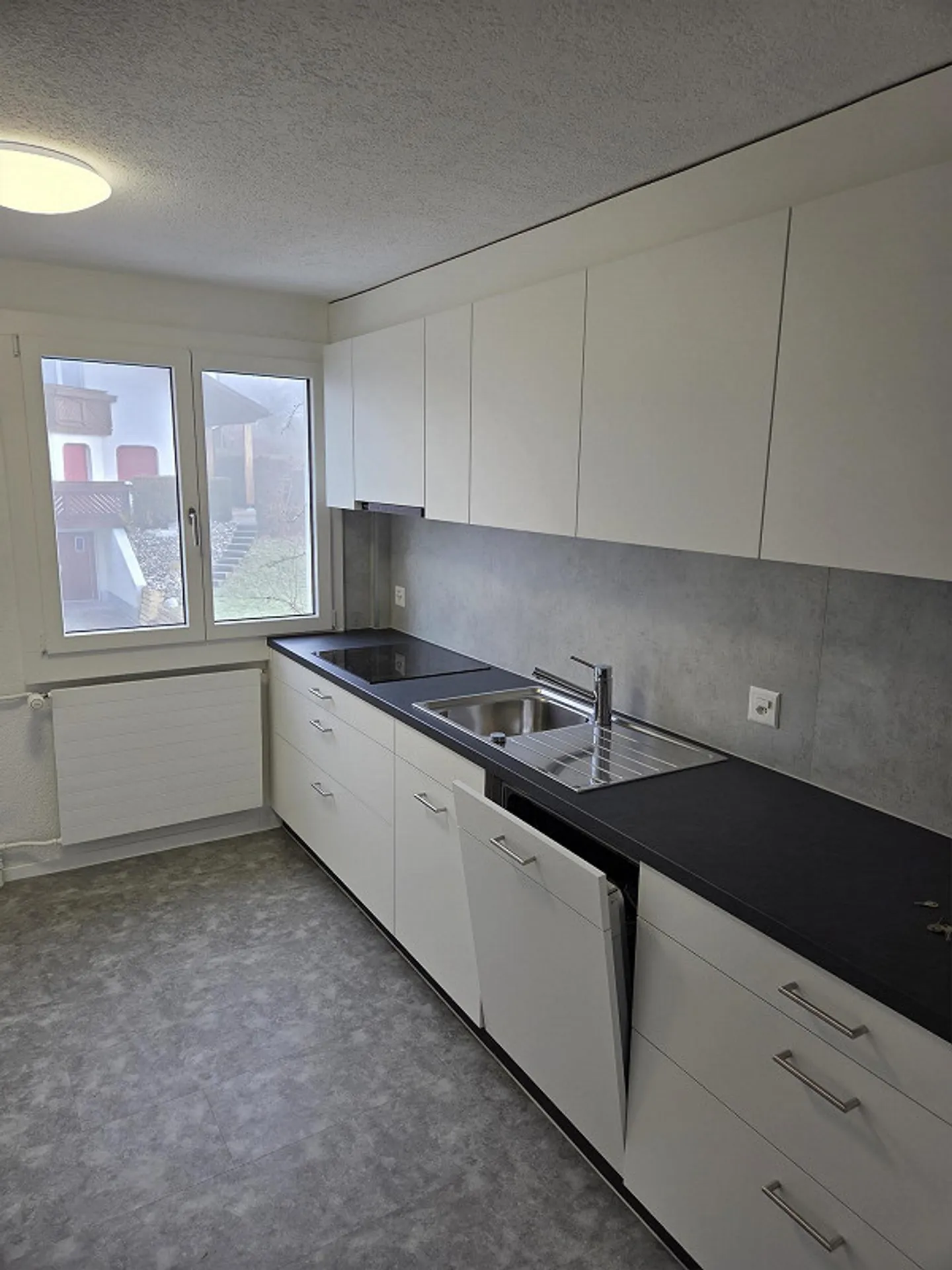 Freshly renovated 4-room apartment - Photo 1 of 6